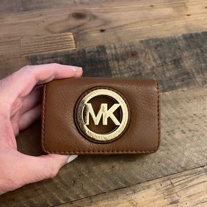 MICHAEL KORS CARD CARRIER